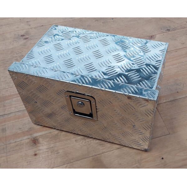 Staubox aus Alu-Riffelblech (Unterflur) 400x230x250 mm (RU23)
